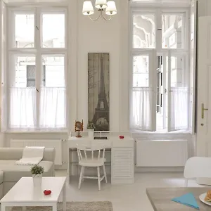 Apartment Paris Hungary